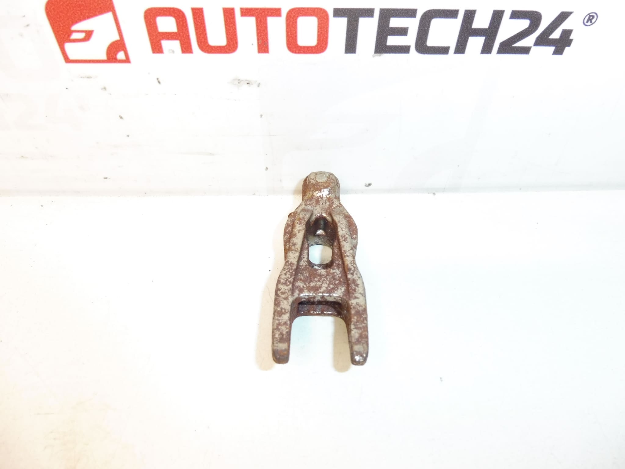 Soporte de montaje del inyector Bosch 1.5 HDi 9811760780 - Imagen 2
