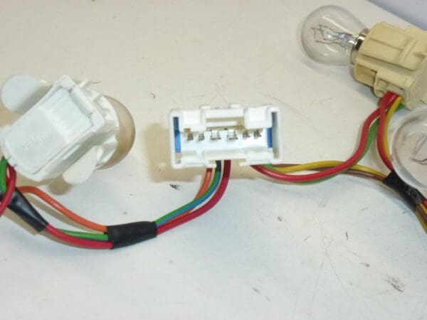 Cableado de la Luz Trasera Izquierda Peugeot 407 Sedan 6350HP - Imagen 2