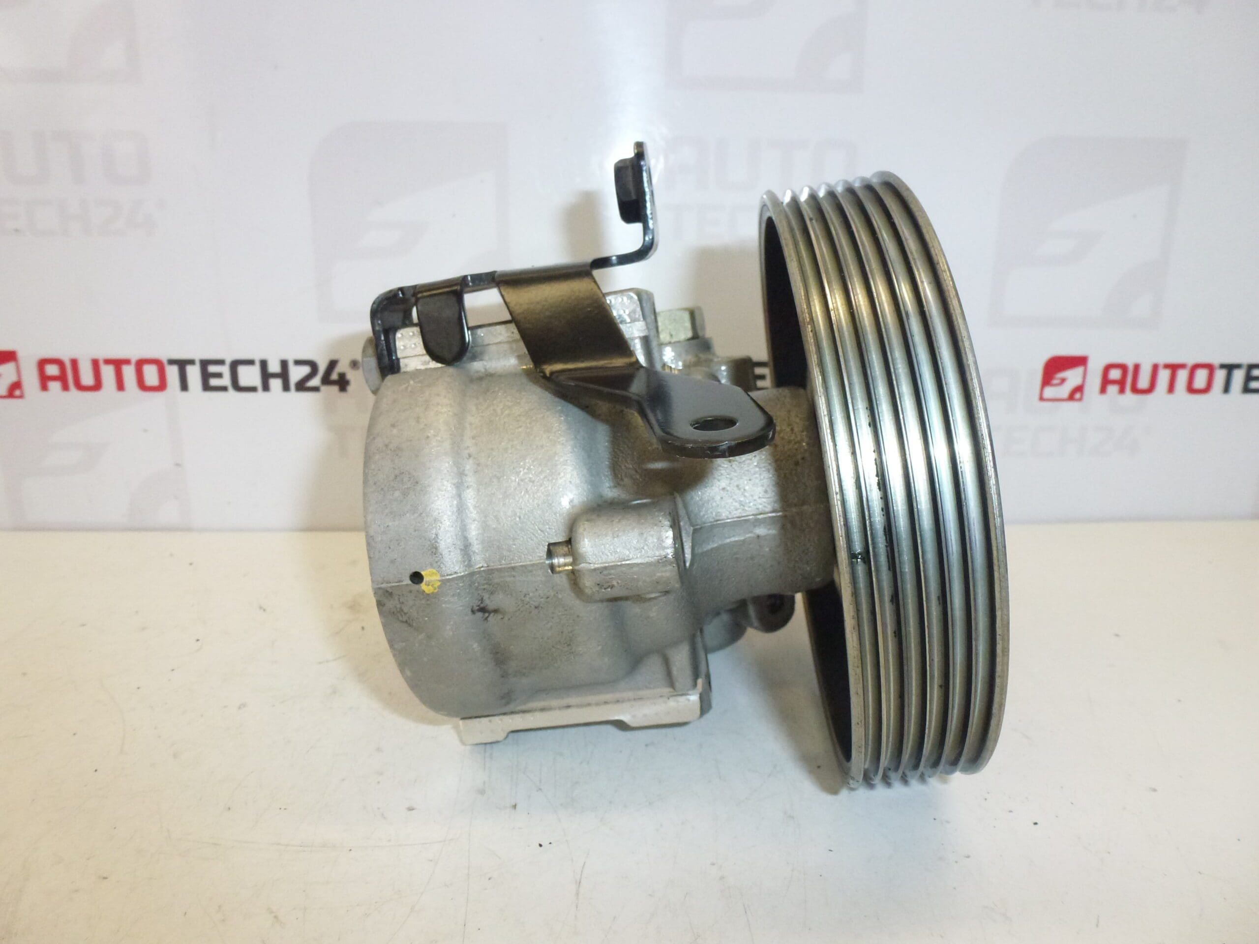 Bomba de dirección asistida usada para Citroën/Peugeot 1.6 HDi - 9665709080 / 4007WL - con solo 48.000 km - Imagen 2