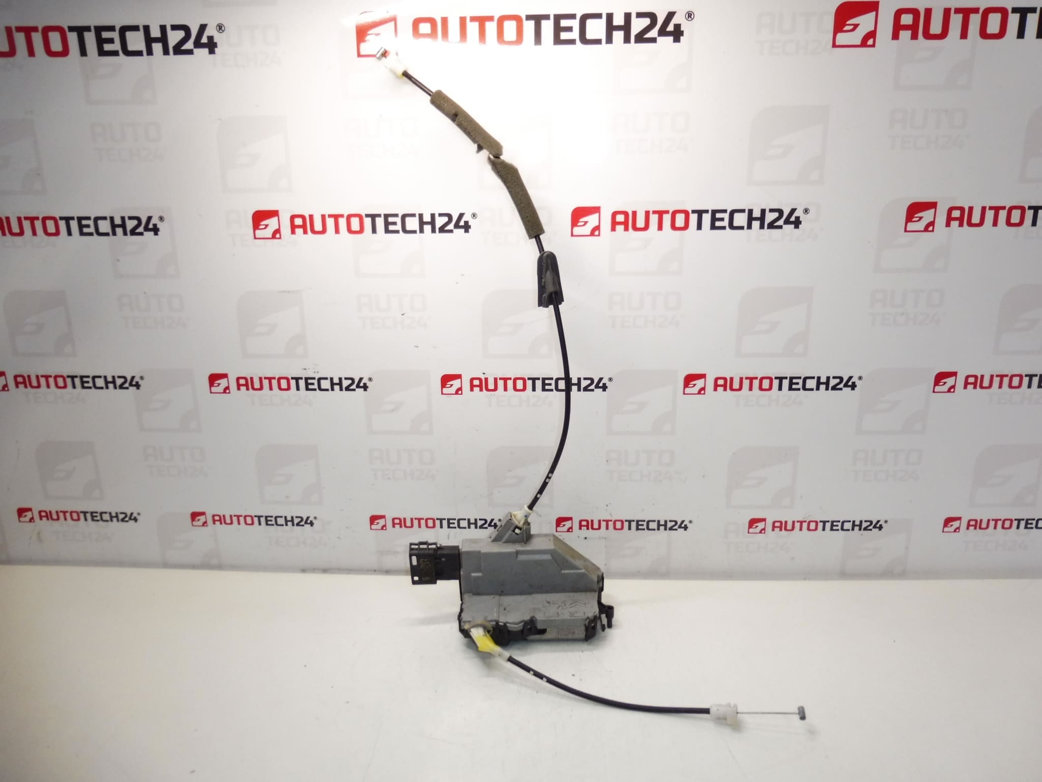 Cerradura puerta pasajero trasero izquierdo Peugeot 3008 5008 9800623780 9137T8