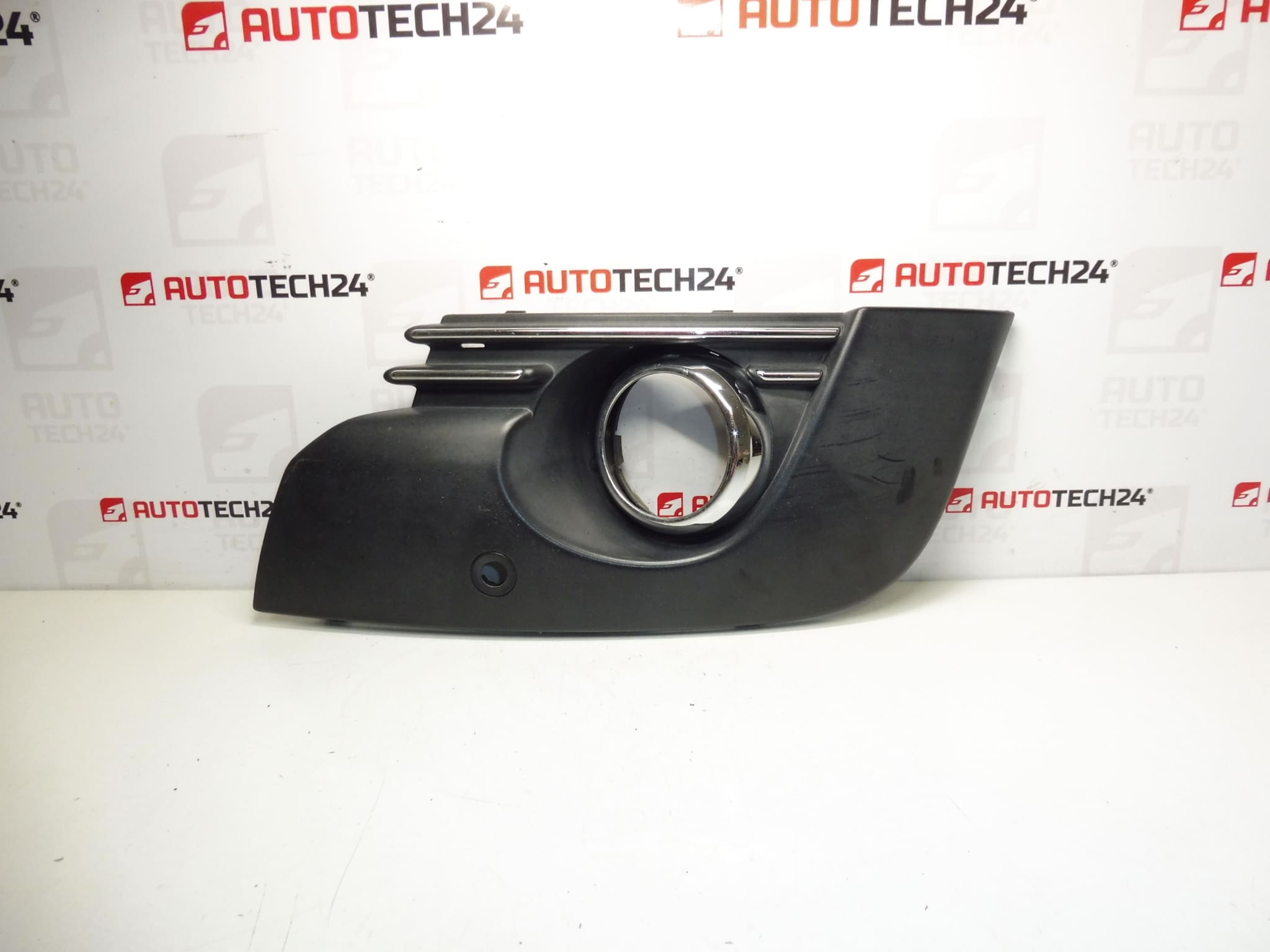 Marco faro antiniebla izquierdo Peugeot 3008 9684350277 745316