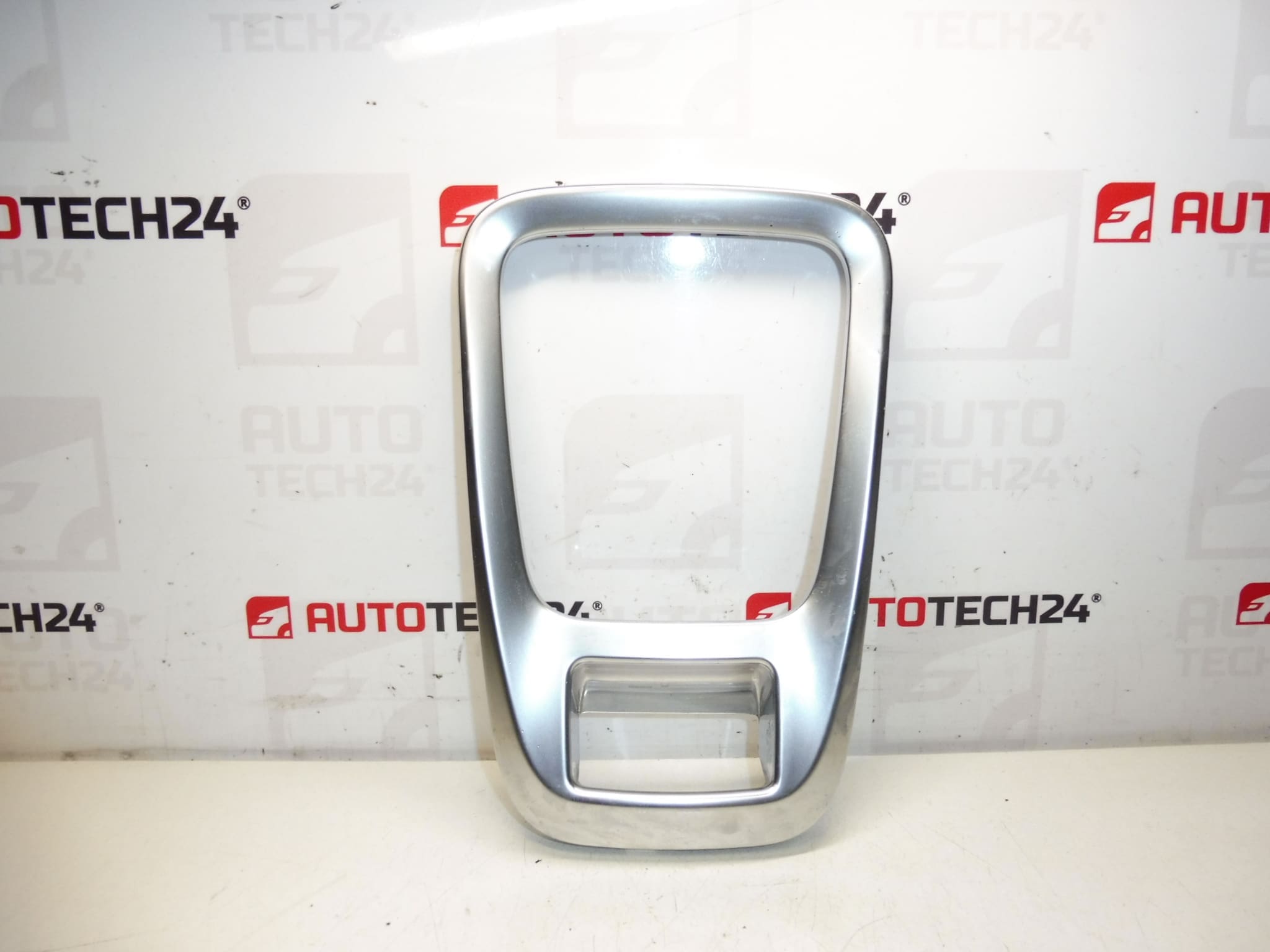 Tapa decorativa palanca de cambios Peugeot 3008 5008 9685474977 7591L9